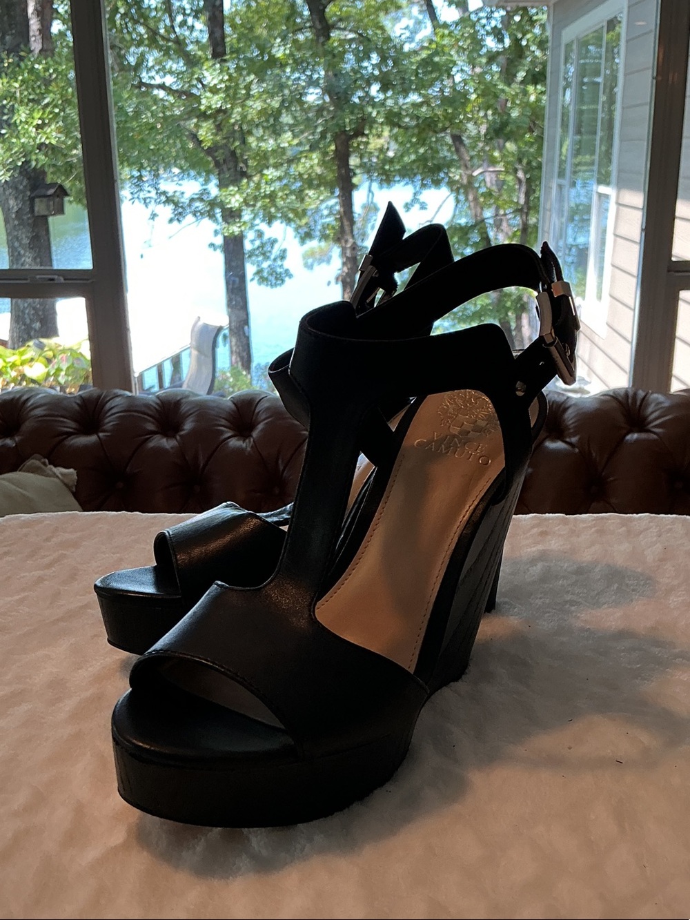 Vince Camuto Black T-Strap Platform Wedge Sandals - Picture 2 of 8